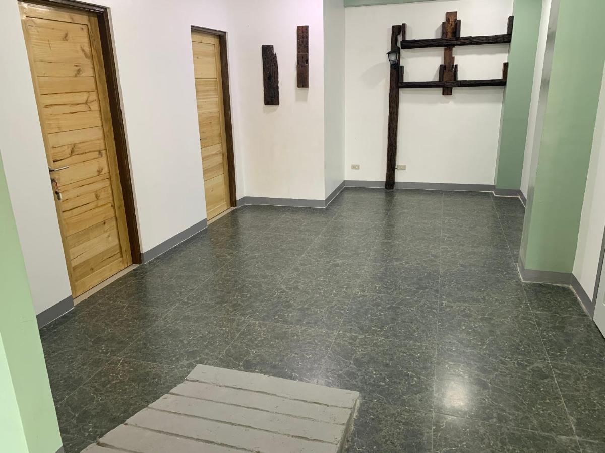 Beinte Singko De Marso Apartments Candon ภายนอก รูปภาพ