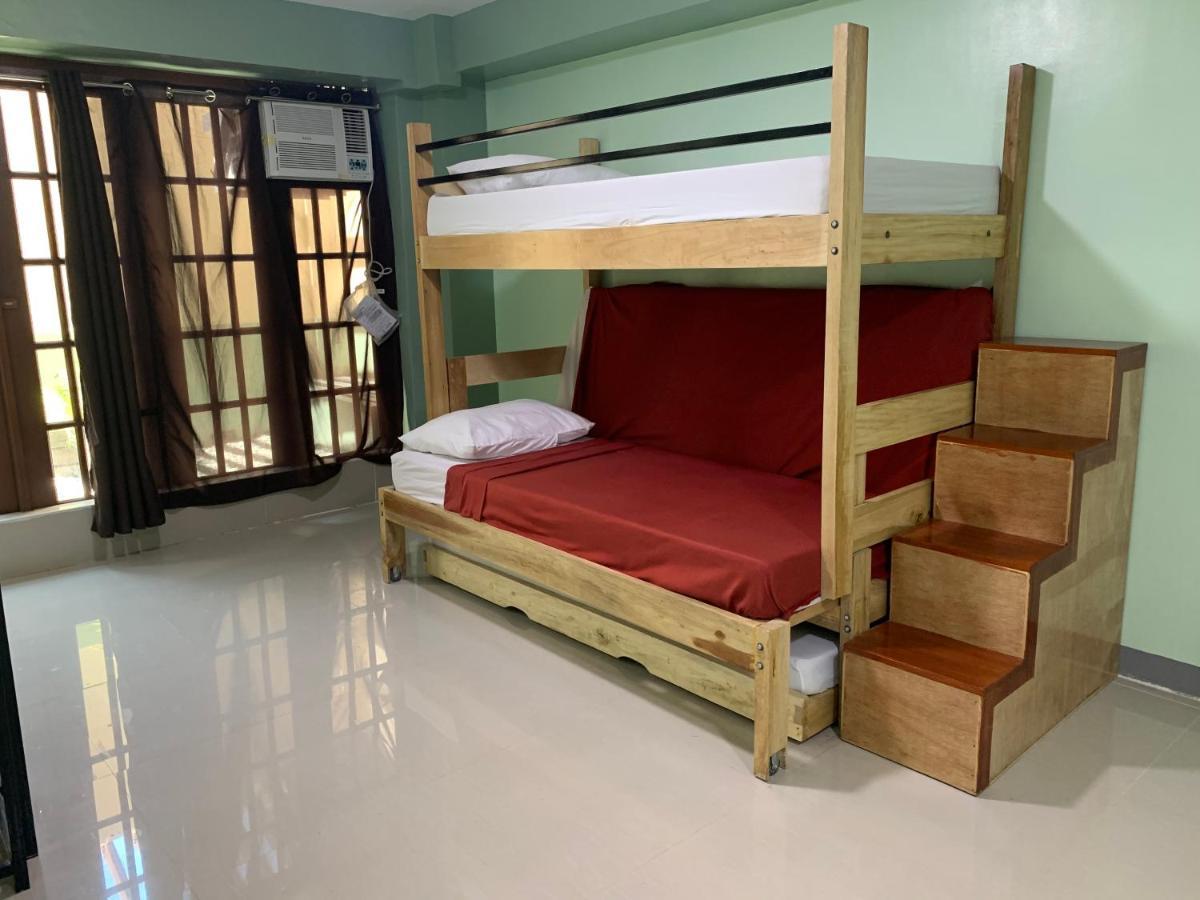 Beinte Singko De Marso Apartments Candon ภายนอก รูปภาพ