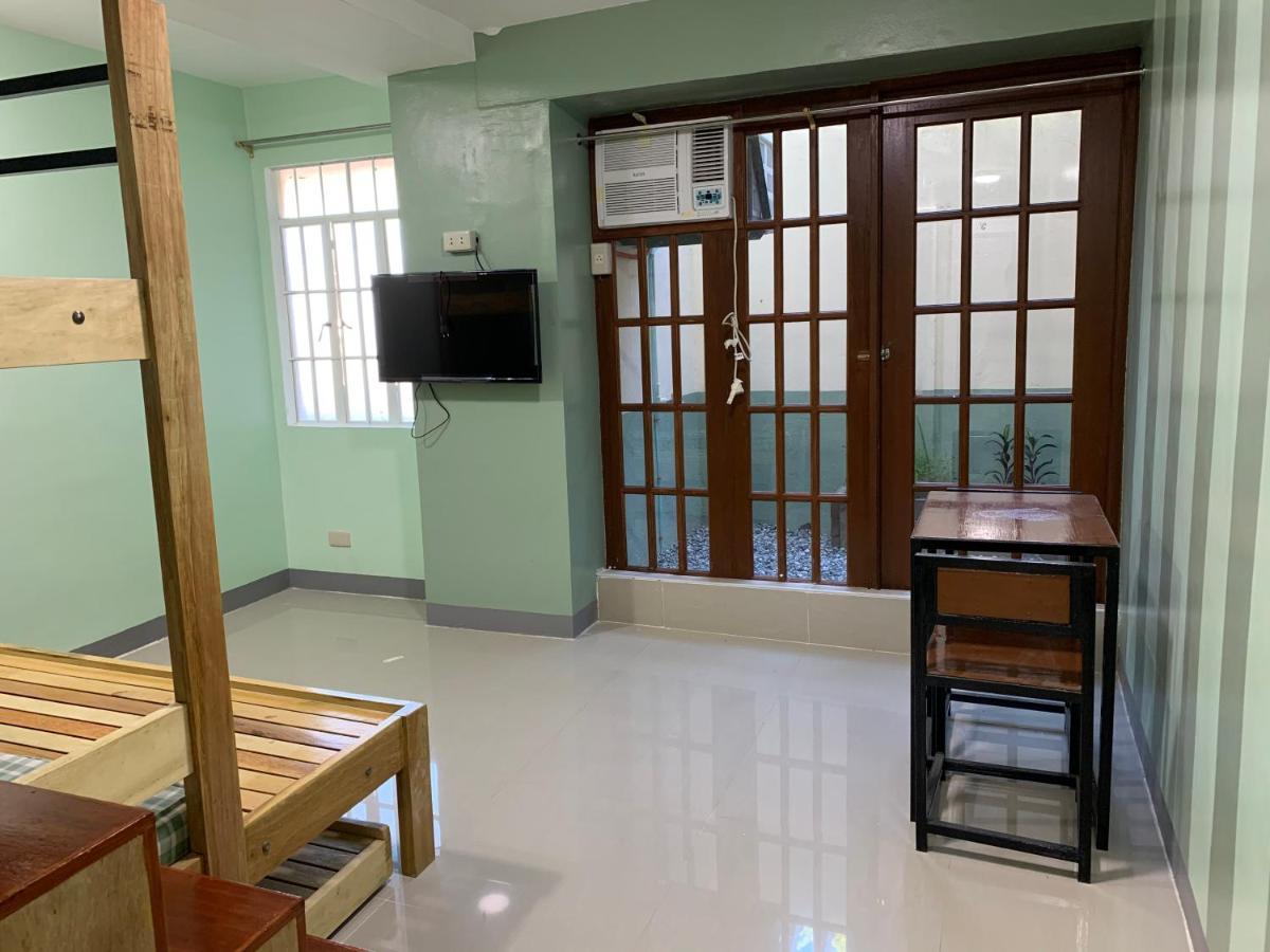 Beinte Singko De Marso Apartments Candon ภายนอก รูปภาพ