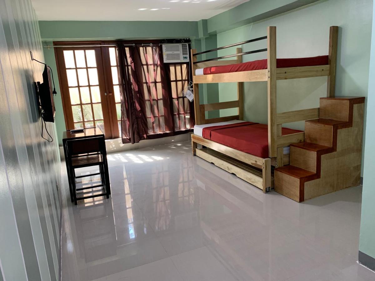 Beinte Singko De Marso Apartments Candon ภายนอก รูปภาพ