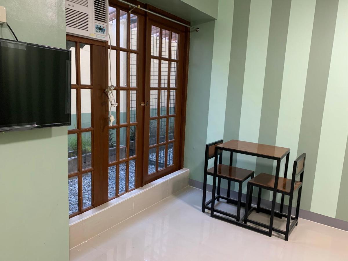 Beinte Singko De Marso Apartments Candon ภายนอก รูปภาพ