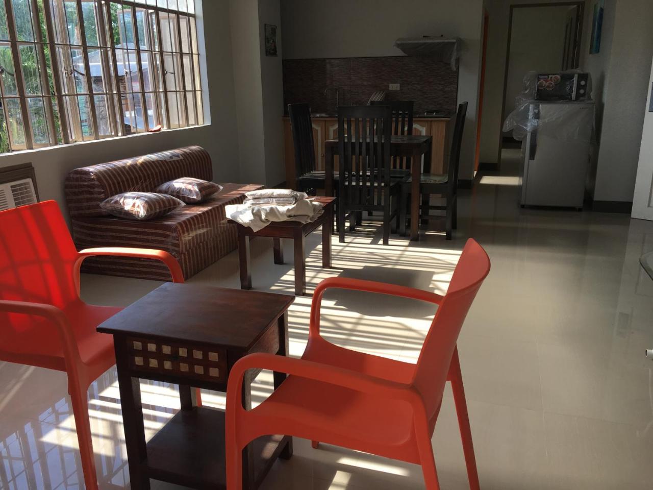 Beinte Singko De Marso Apartments Candon ภายนอก รูปภาพ