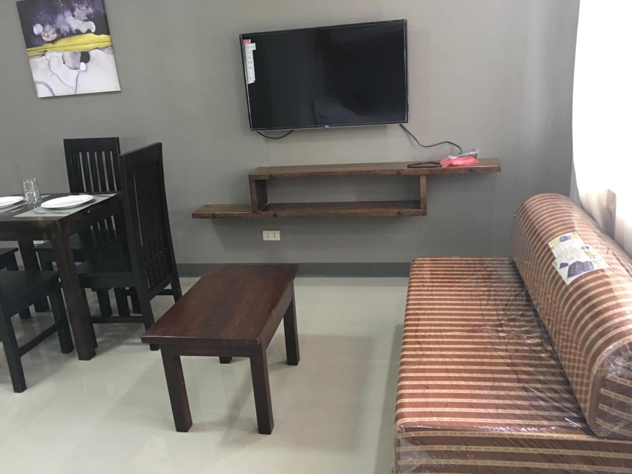 Beinte Singko De Marso Apartments Candon ภายนอก รูปภาพ