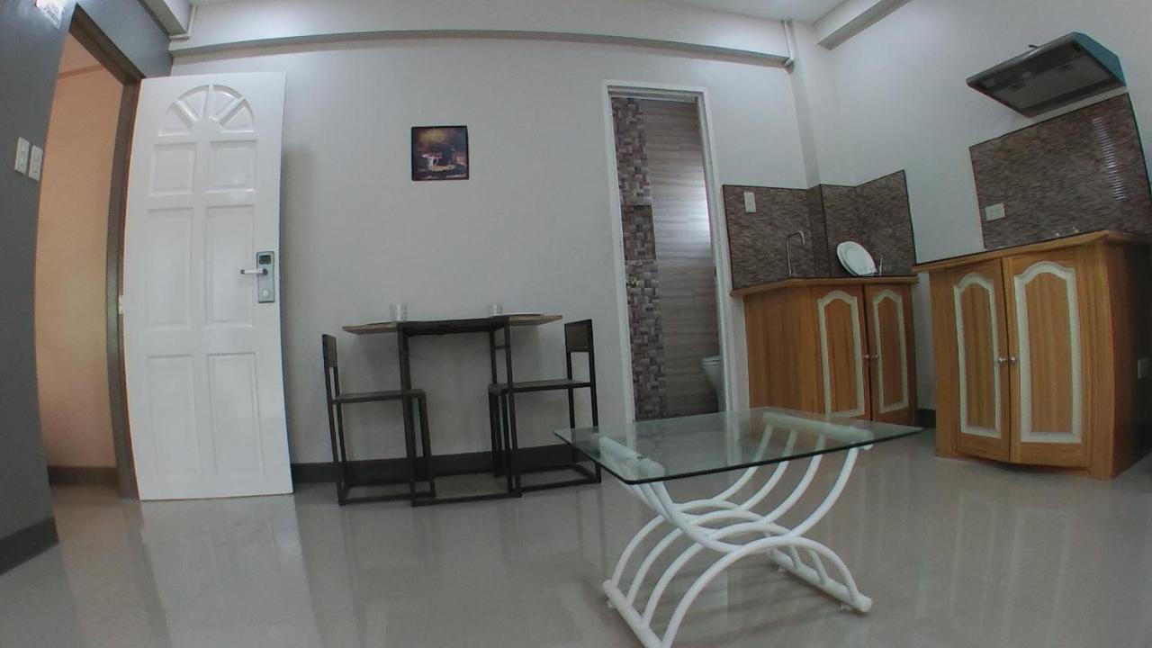 Beinte Singko De Marso Apartments Candon ภายนอก รูปภาพ