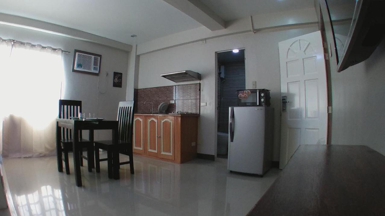 Beinte Singko De Marso Apartments Candon ภายนอก รูปภาพ