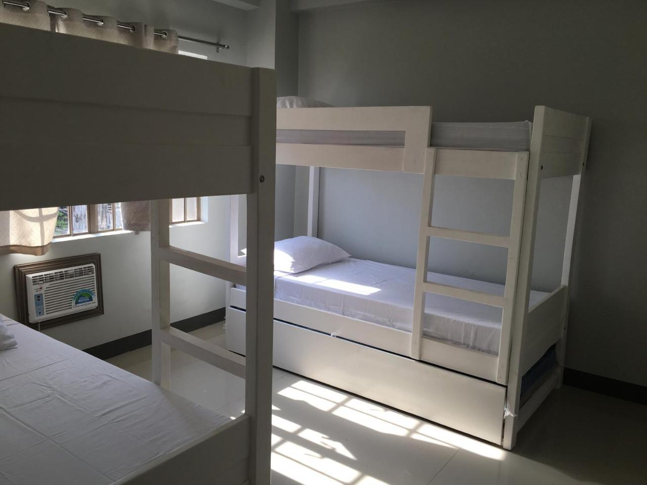 Beinte Singko De Marso Apartments Candon ภายนอก รูปภาพ